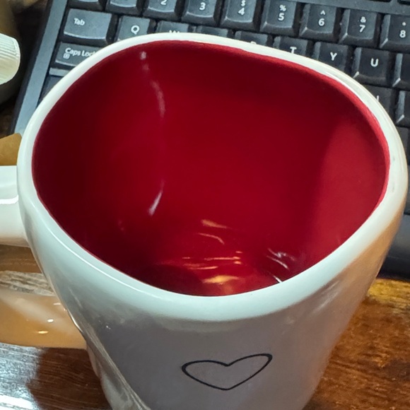 Rae Dunn Nwt Heart Design White Mug - Picture 3 of 3